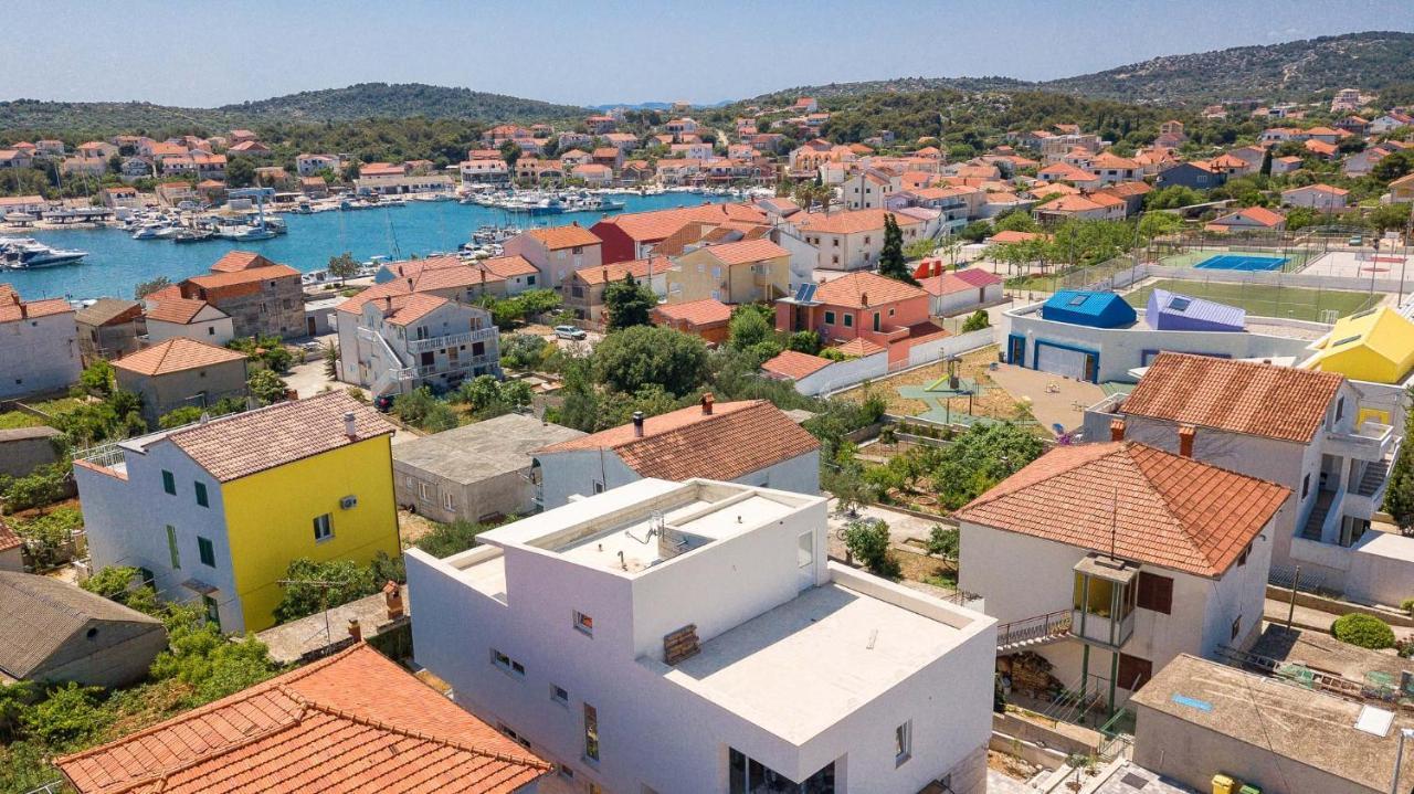 Vila Regina Apartment Regina With Swimming Pool Jezera Esterno foto