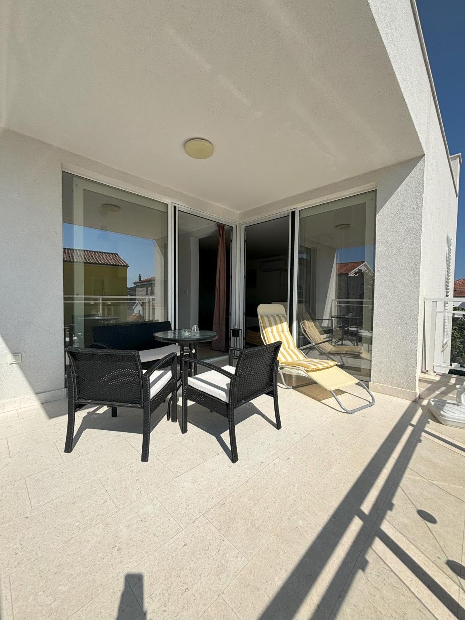 Vila Regina Apartment Regina With Swimming Pool Jezera Esterno foto